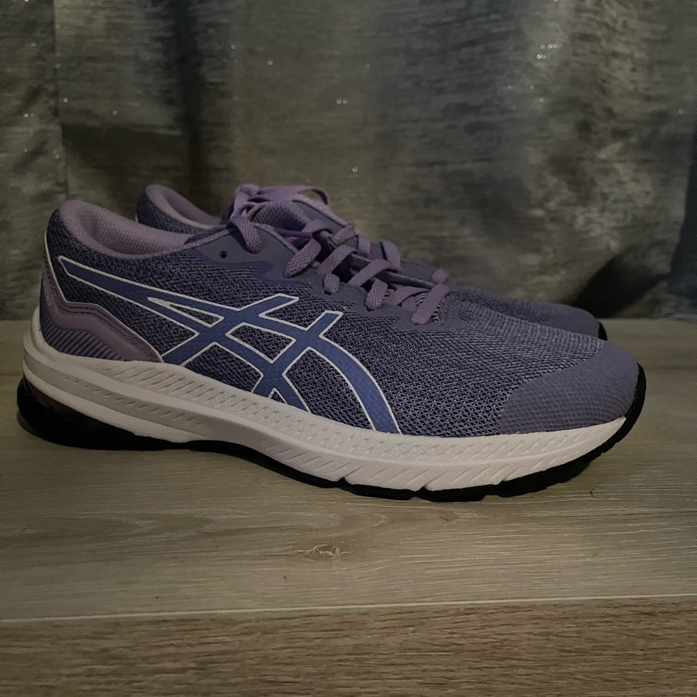 ASICS GT-1000 kids size 6.5